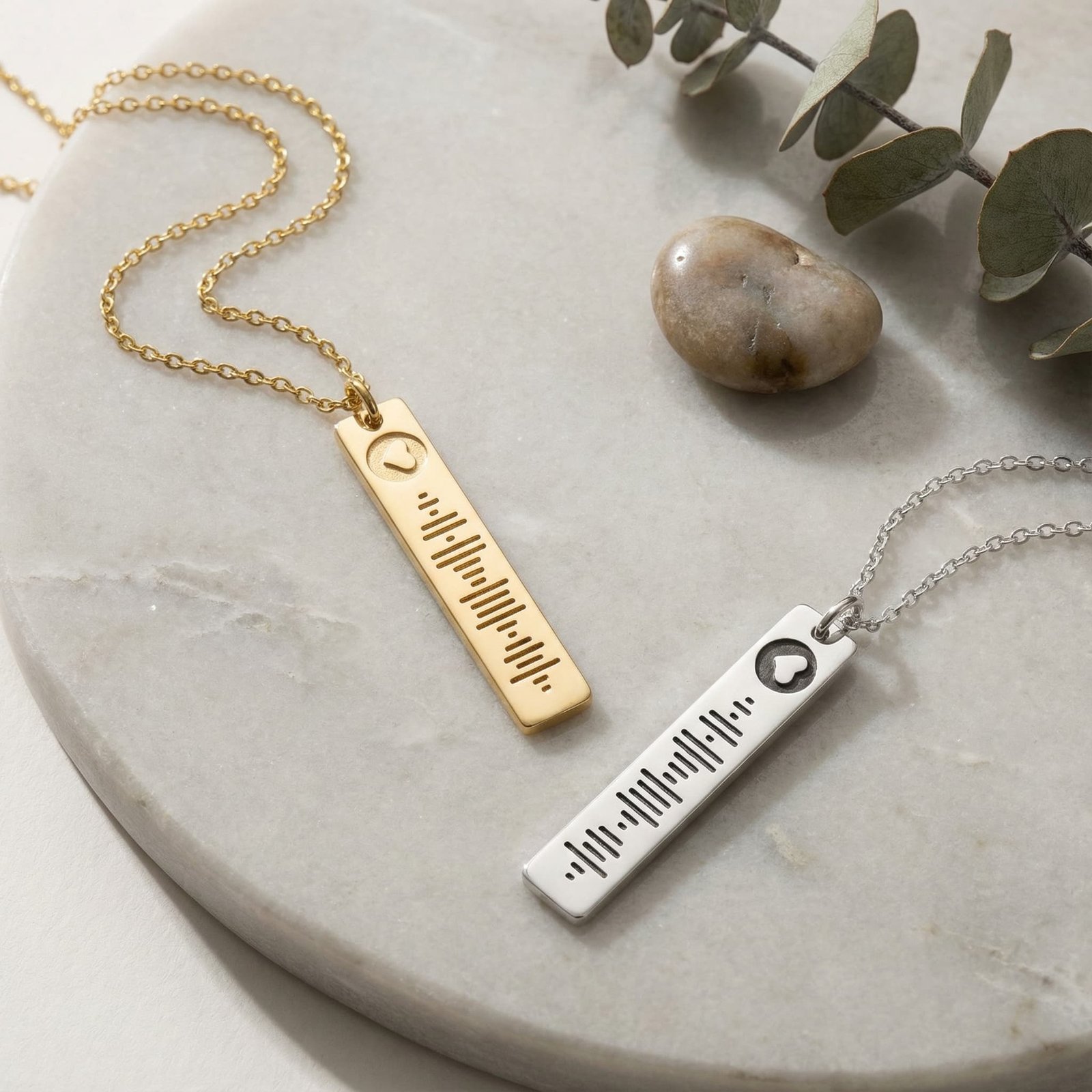 Kalpten Gelen Melodi Kolyesi – 925 Ayar Gümüş Kişiye Özel Müzik Kodu