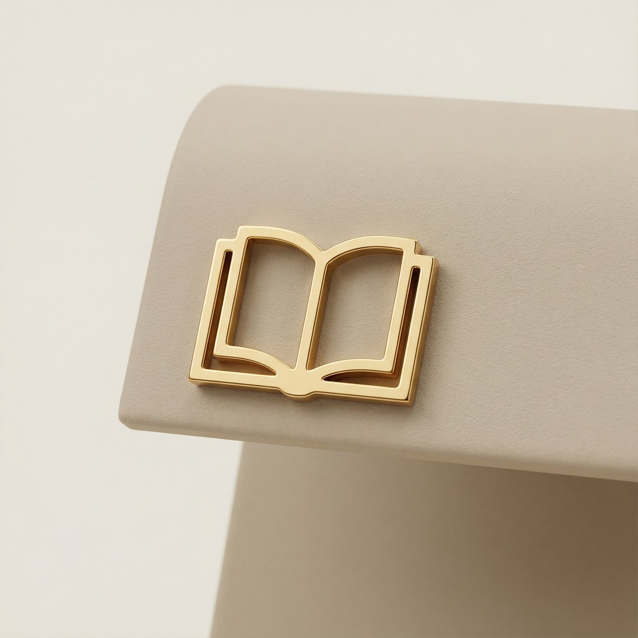 Öğretmen Açık Kitap Figürlü 925 Ayar Gümüş Küpe